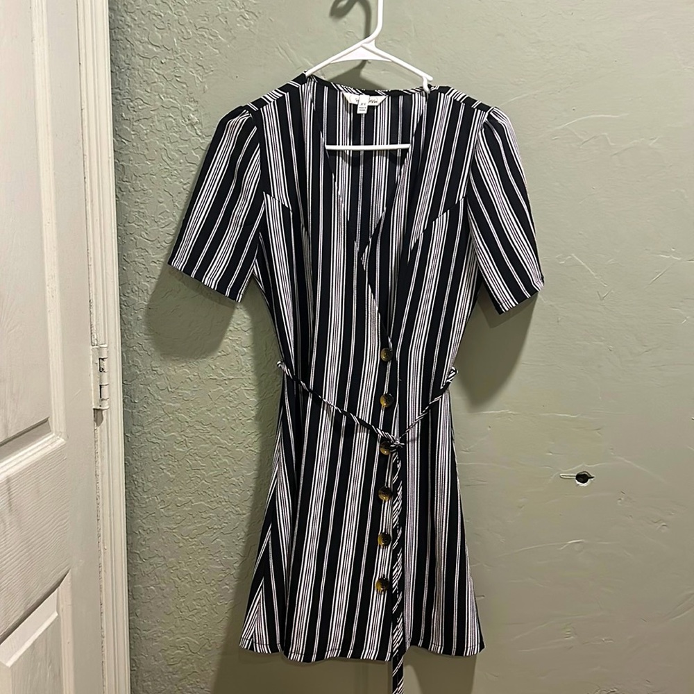 Speechless Women’s Buttoned Striped Dress Size XS